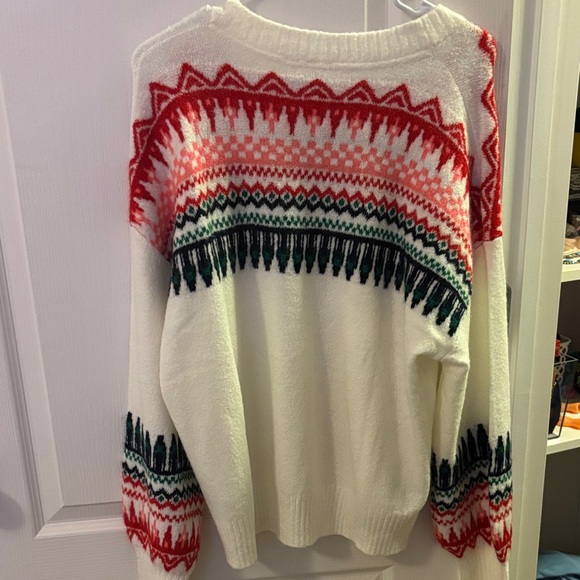 GAP Women's Cream and Red Christmas Holiday Patterned Sweater - Picture 3 of 3